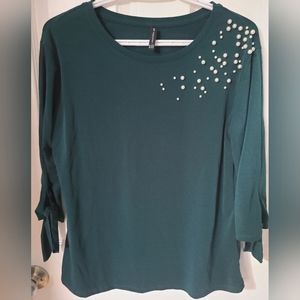 Amanda Green Beaded 3/4 sleeve top
